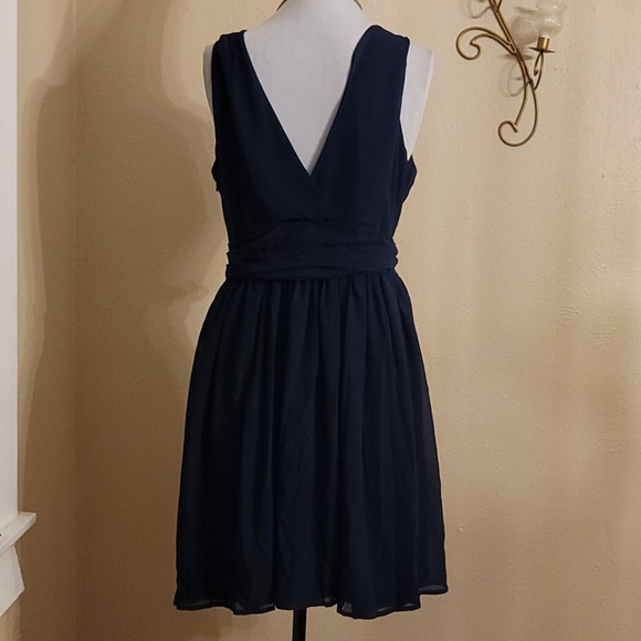 CHARLOTTE RUSSE V-NECK DRESS. SIZE: 2X BUST:23” WAIST:40” NAVY BLUE WITH LINING. - Picture 6 of 12